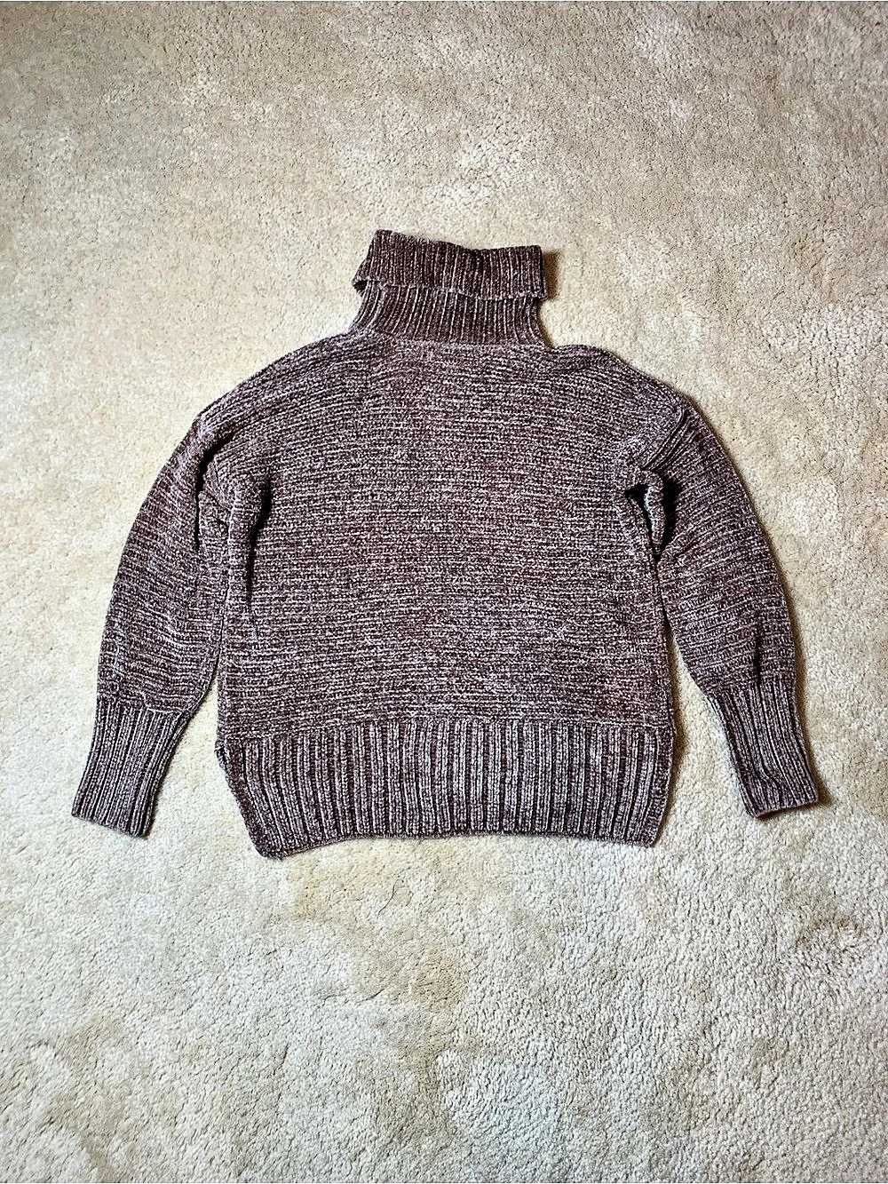 Turtleneck Sweater in Brown Size Small